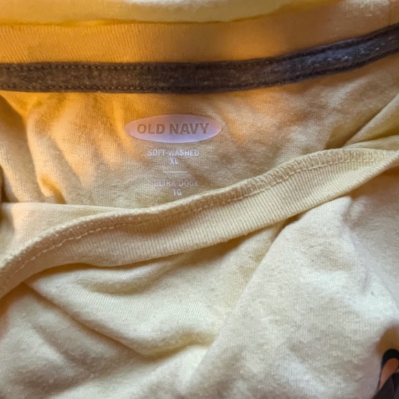 3/$25 Old Navy Tee - Picture 2 of 3